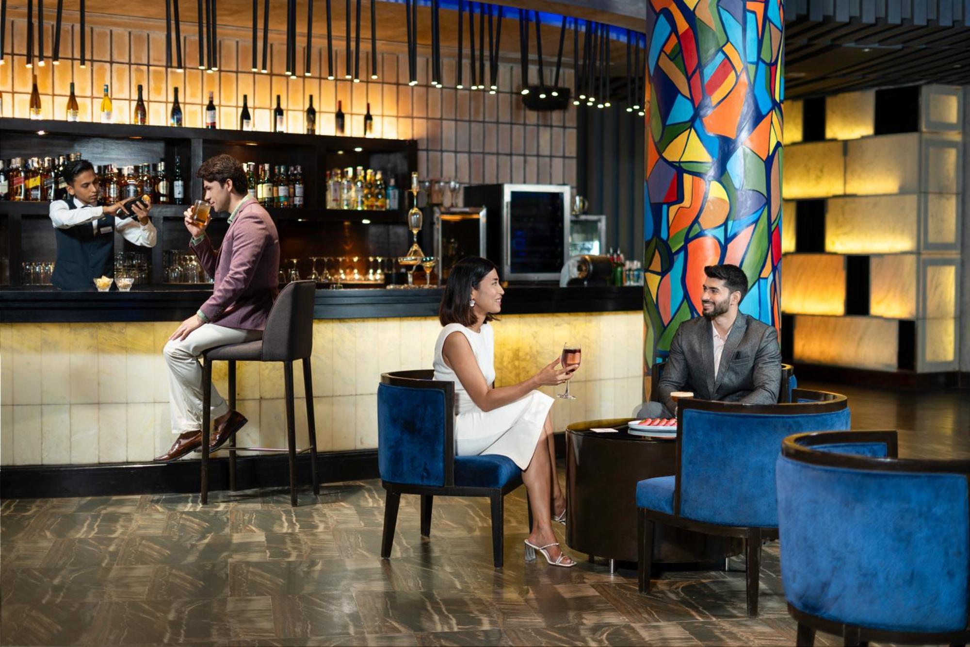 Radisson Blu Plaza Resort & Convention Centre Karjat Εξωτερικό φωτογραφία The Bar
