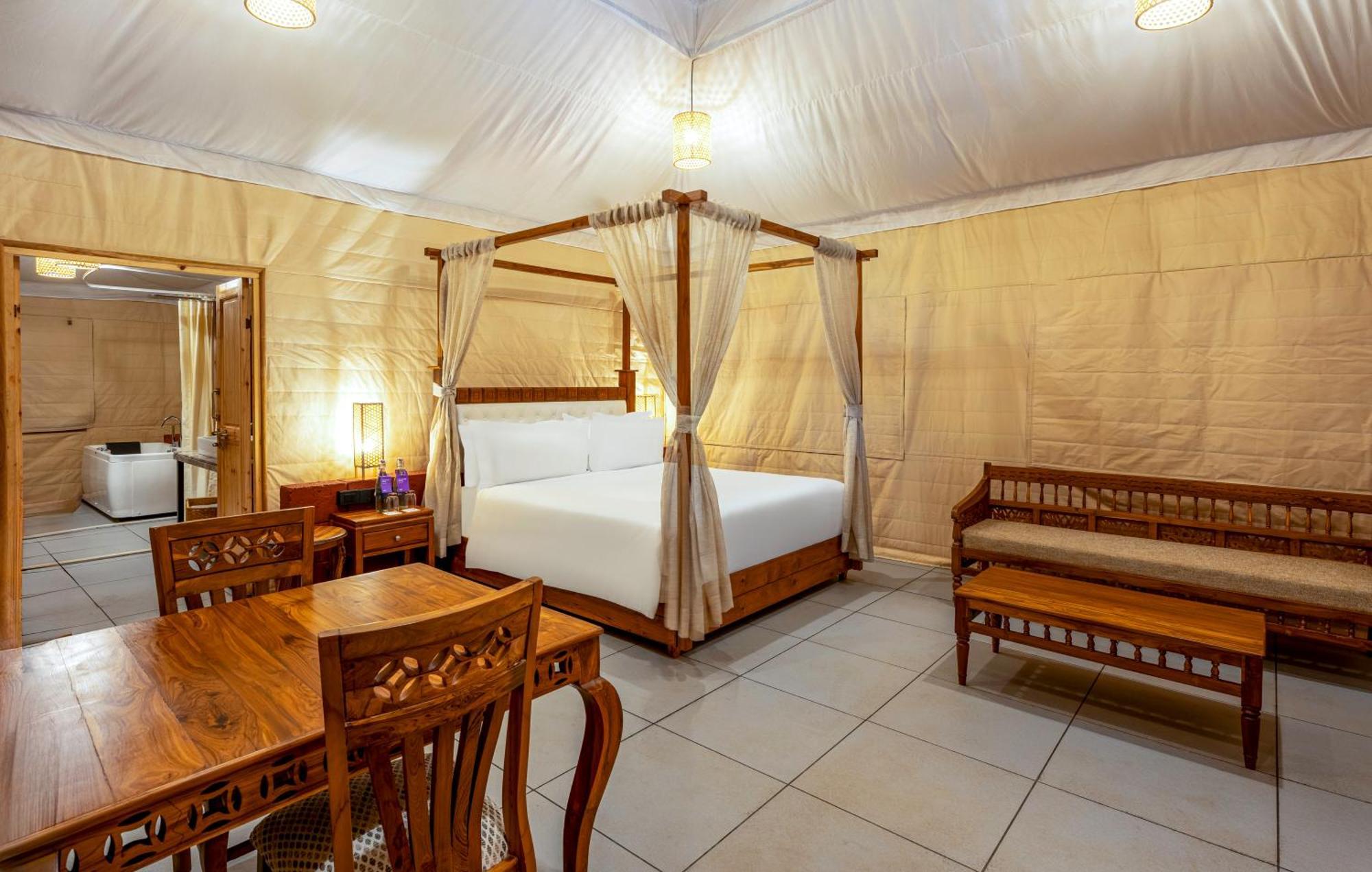 Radisson Blu Plaza Resort & Convention Centre Karjat Εξωτερικό φωτογραφία