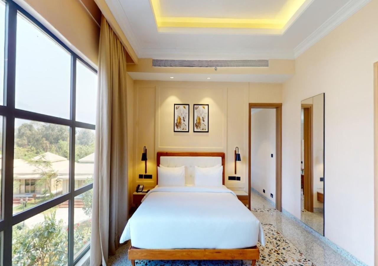 Radisson Blu Plaza Resort & Convention Centre Karjat Εξωτερικό φωτογραφία